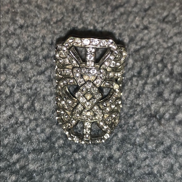 Charlotte Russe Statement Ring - Picture 2 of 3